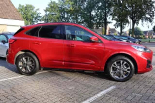 Ford Kuga (2024) thumbnail 4