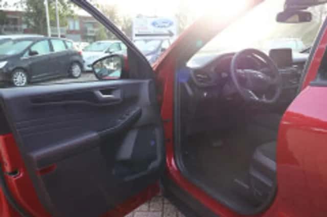 Ford Kuga (2024) thumbnail 6