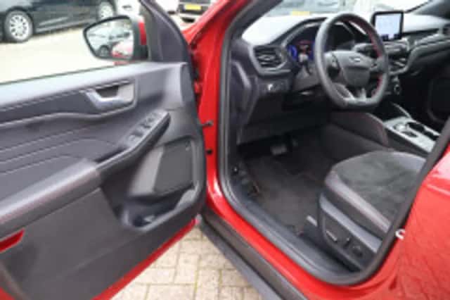 Ford Kuga (2024) thumbnail 6