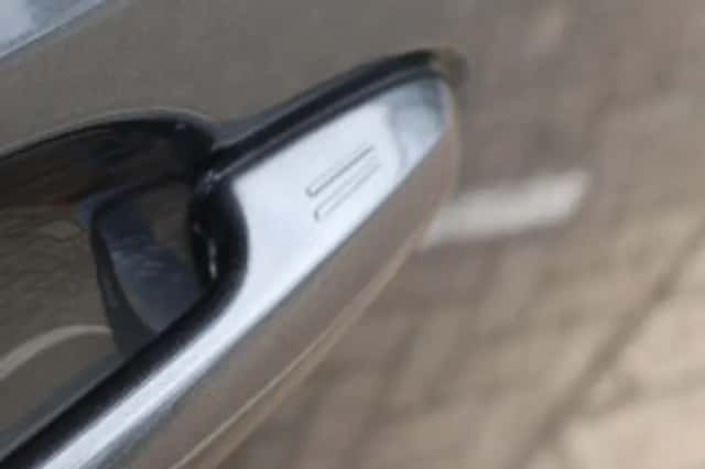 Toyota RAV4 (2023) thumbnail 5