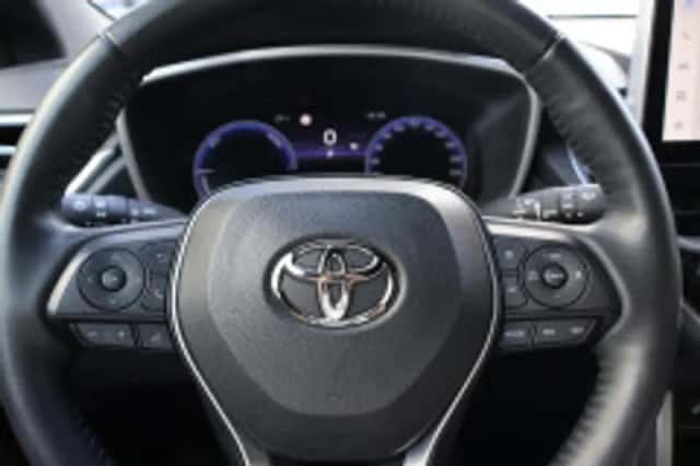 Toyota Corolla Cross (2024) thumbnail 6