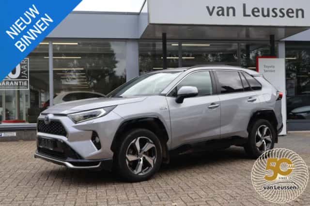 Toyota RAV4 (2021) thumbnail 1