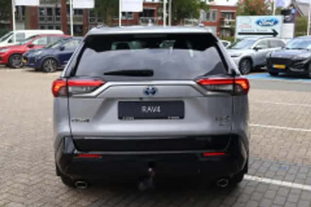 Toyota RAV4 (2021) thumbnail 3