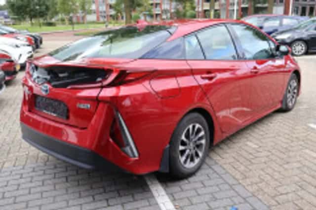 Toyota Prius (2018) thumbnail 4