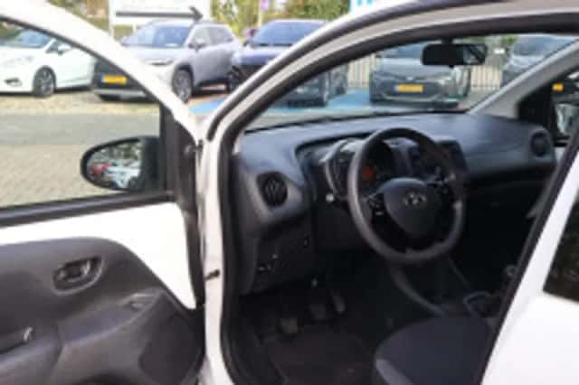 Toyota Aygo (2020) thumbnail 4