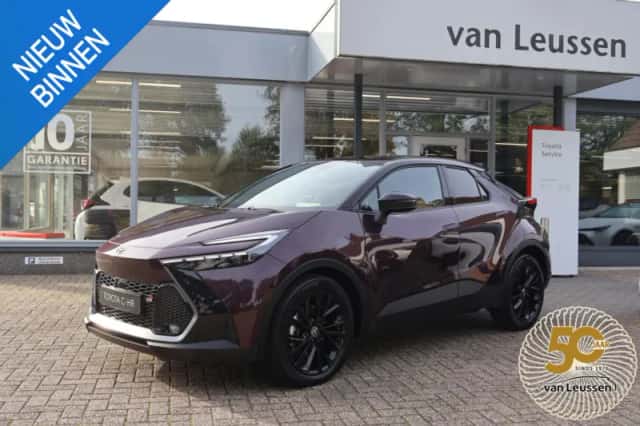 Toyota C-HR (2025) thumbnail 1