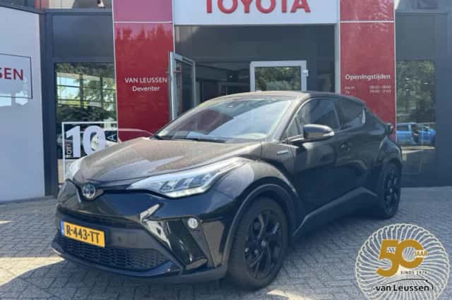 Toyota C-HR (2022) thumbnail 1