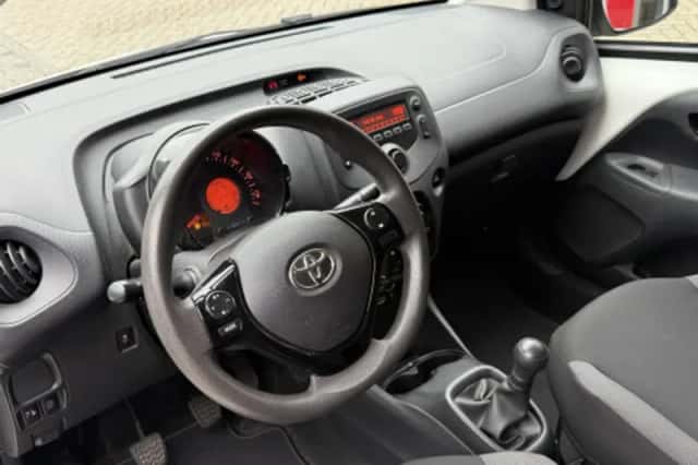 Toyota Aygo (2020) thumbnail 2