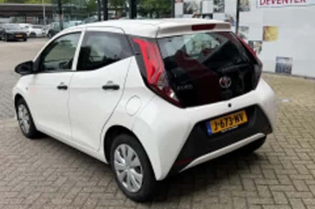 Toyota Aygo (2020) thumbnail 3