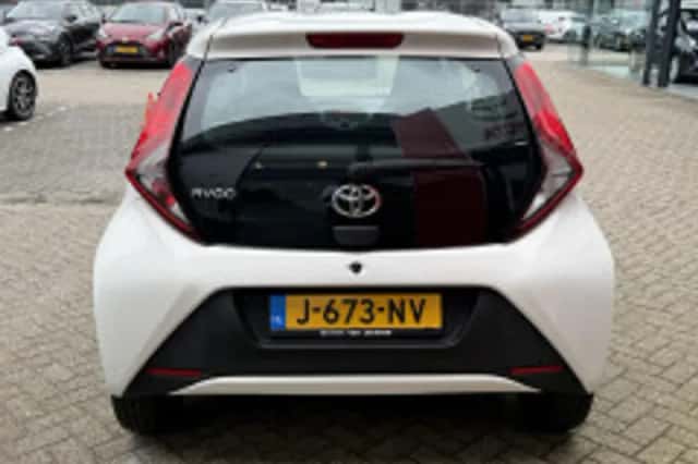 Toyota Aygo (2020) thumbnail 5