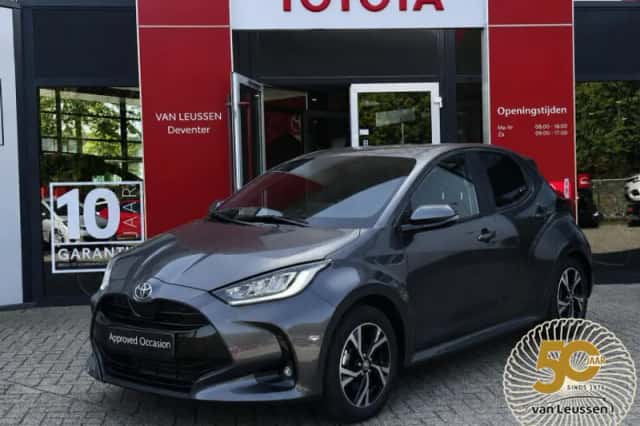 Toyota Yaris (2025) thumbnail 1