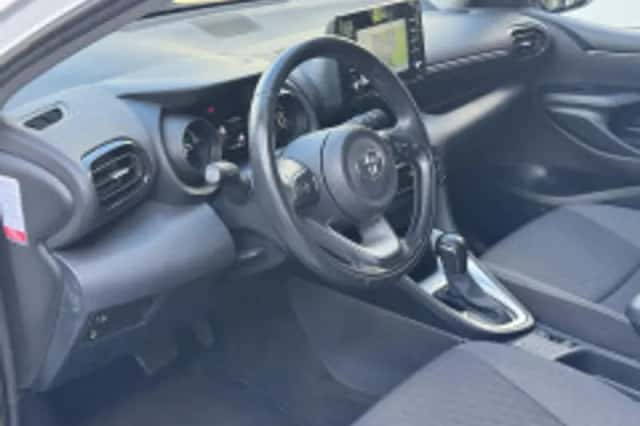 Toyota Yaris (2023) thumbnail 5