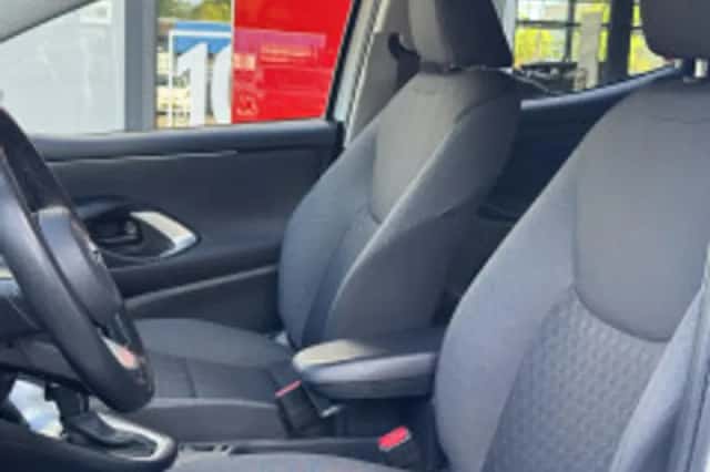 Toyota Yaris (2023) thumbnail 6