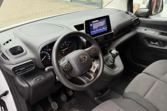 Toyota Proace (2024) thumbnail 2