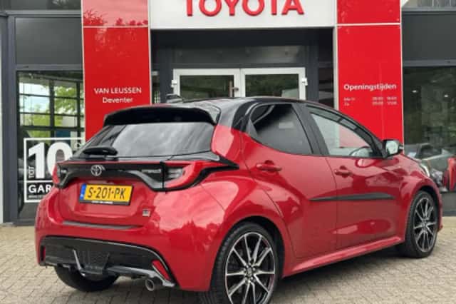 Toyota Yaris (2023) thumbnail 2