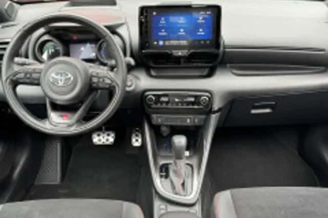 Toyota Yaris (2023) thumbnail 5
