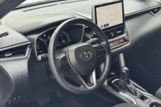 Toyota Corolla Cross (2023) thumbnail 5