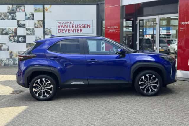 Toyota Yaris Cross (2024) thumbnail 2