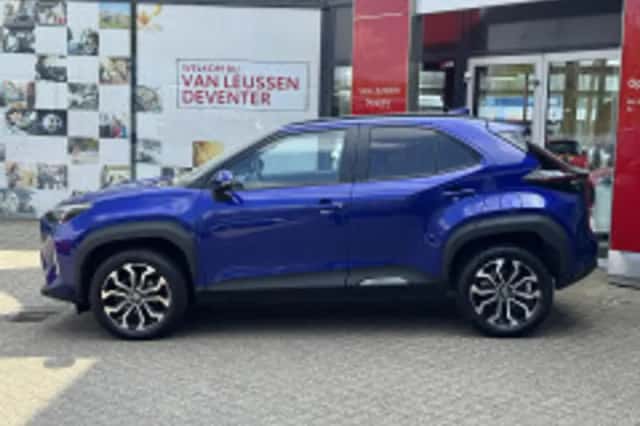 Toyota Yaris Cross (2024) thumbnail 3