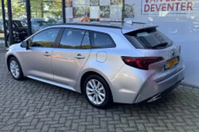 Toyota Corolla (2023) thumbnail 4