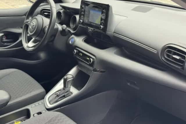 Toyota Yaris (2020) thumbnail 2