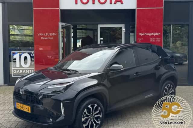 Toyota Yaris Cross (2024) thumbnail 1