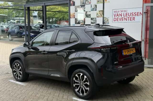 Toyota Yaris Cross (2024) thumbnail 2