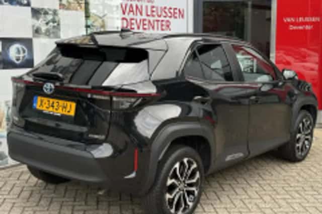 Toyota Yaris Cross (2024) thumbnail 3