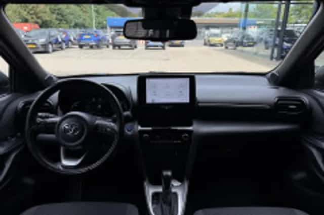 Toyota Yaris Cross (2024) thumbnail 6