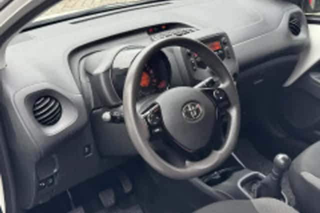 Toyota Aygo (2018) thumbnail 6