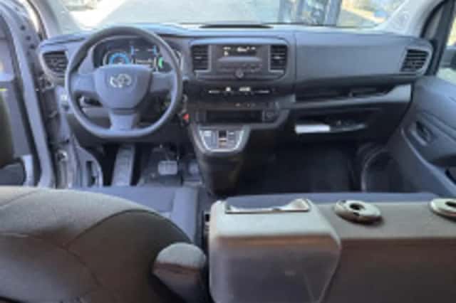 Toyota Proace (2024) thumbnail 3