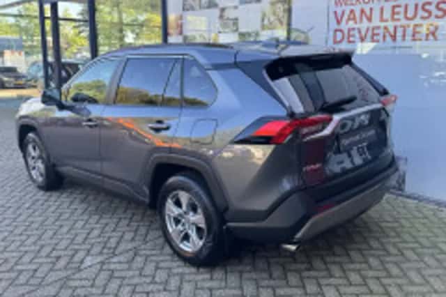 Toyota RAV4 (2024) thumbnail 4
