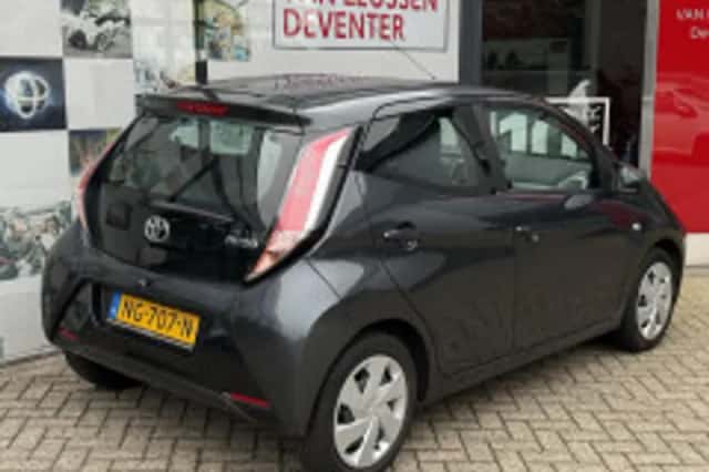 Toyota Aygo (2017) thumbnail 3