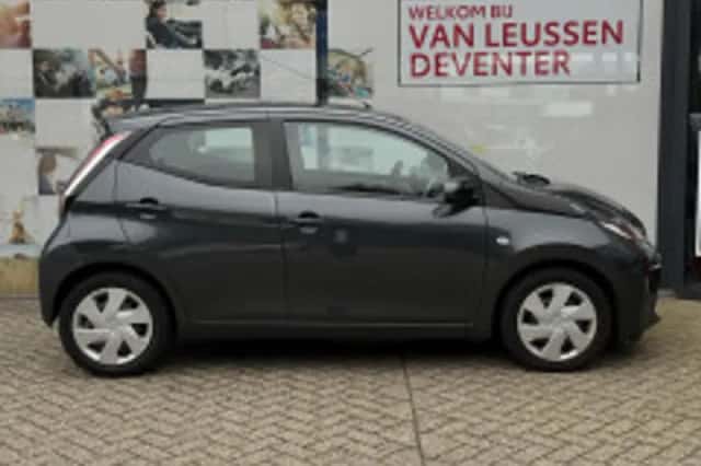 Toyota Aygo (2017) thumbnail 4