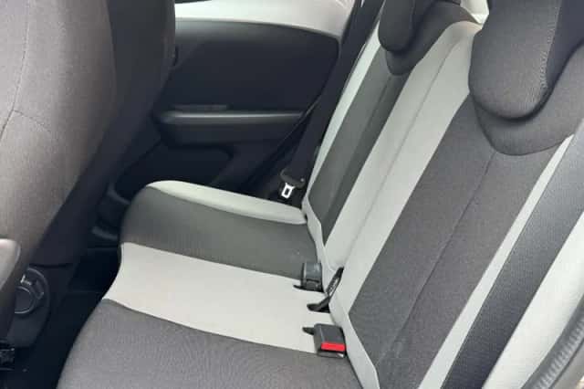 Toyota Aygo (2015) thumbnail 4