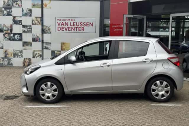 Toyota Yaris (2020) thumbnail 1