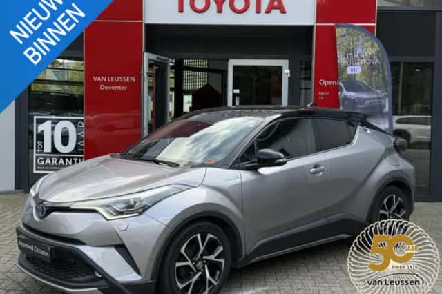 Toyota C-HR (2017) thumbnail 1