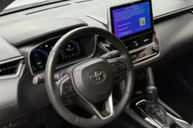 Toyota Corolla Cross (2023) thumbnail 4