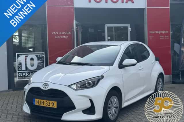 Toyota Yaris (2025) thumbnail 1