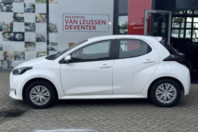 Toyota Yaris (2025) thumbnail 2