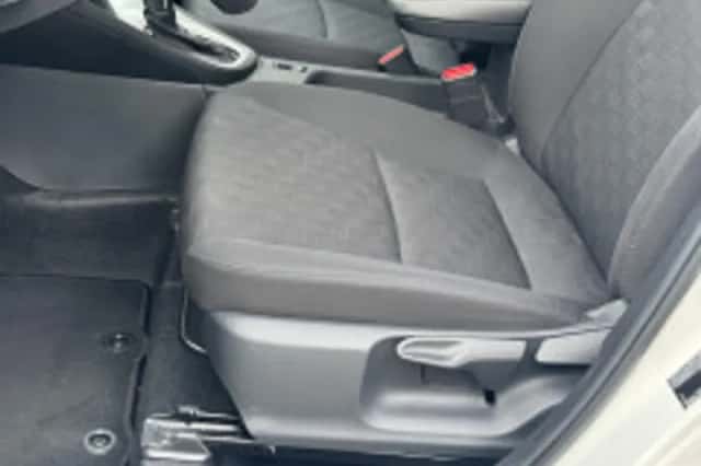 Toyota Yaris (2025) thumbnail 6