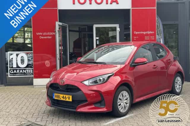 Toyota Yaris (2025) thumbnail 1