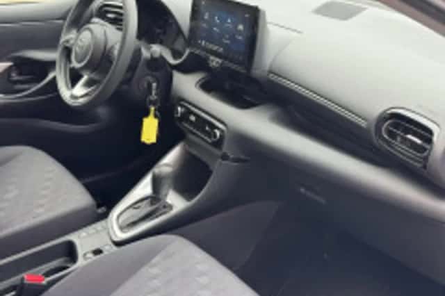 Toyota Yaris (2025) thumbnail 3