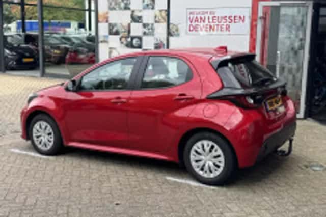 Toyota Yaris (2025) thumbnail 4