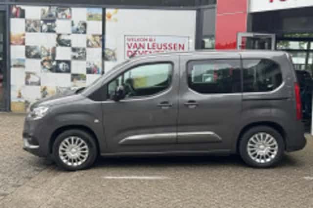 Toyota ProAce City Verso (2023) thumbnail 3