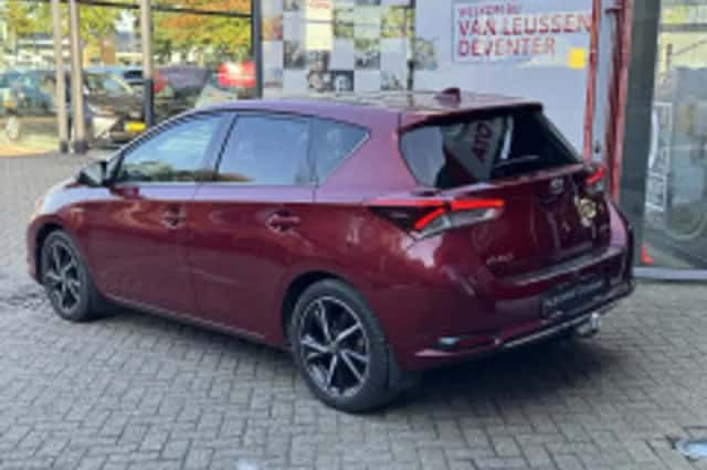 Toyota Auris (2017) thumbnail 4