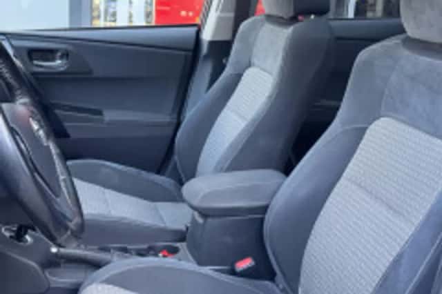Toyota Auris (2017) thumbnail 6