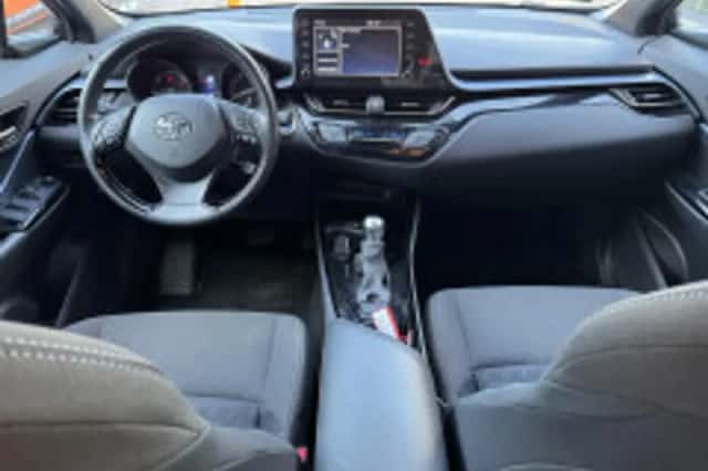 Toyota C-HR (2020) thumbnail 5