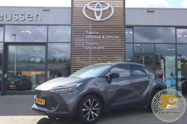 Toyota C-HR (2024) thumbnail 1