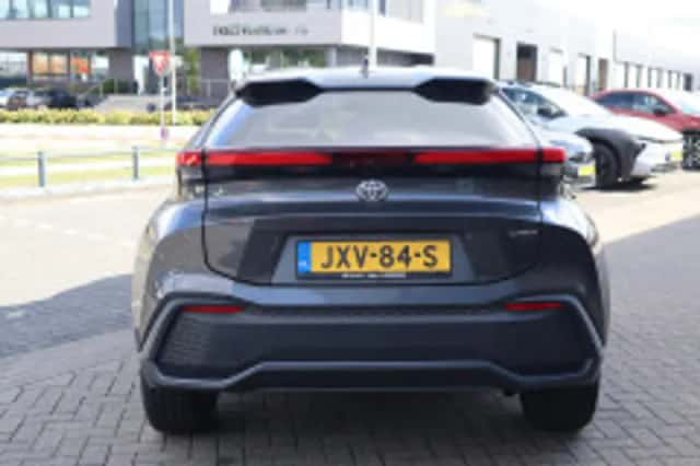 Toyota C-HR (2024) thumbnail 4